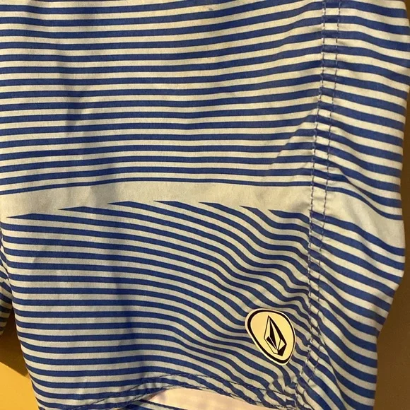 Volcom trunks. - Picture 3 of 5